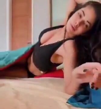 Meera Chopra Leaked video Shower Body On Bed