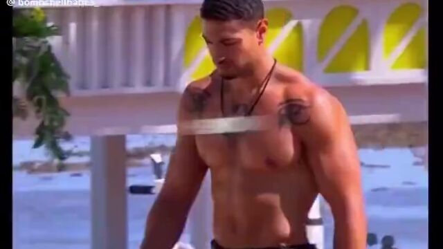 Rob Love Island Hot Video Twitter